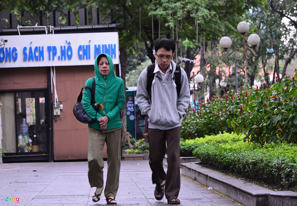 Nhịp sống người Sài Gòn đảo lộn vì trời lạnh